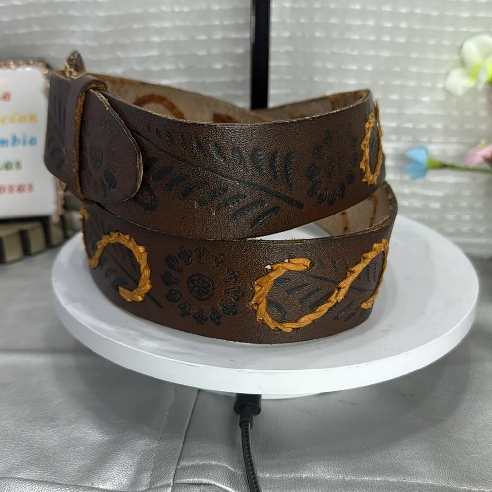 (H) Vintage embroidered leather cowboy belt, men's size M